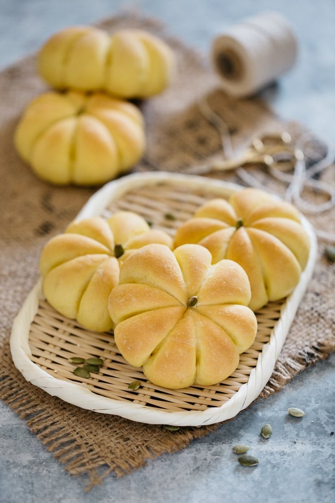 kabocha pumpkin shaped bread